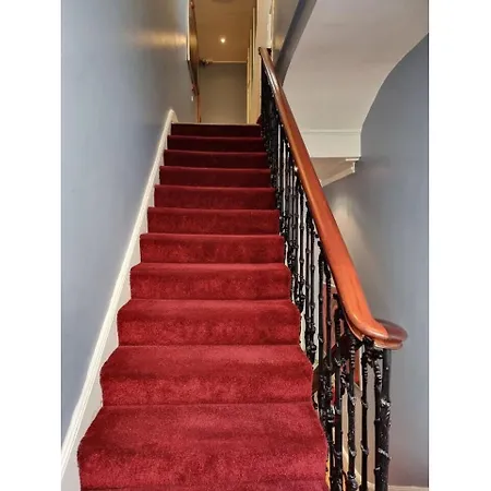 Fb2-Fantastic Basement Studio Good For 3 Near Hyde Park-2