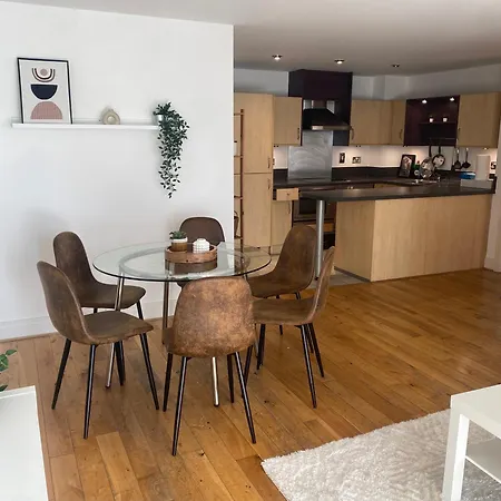 2 Bedroom Flat In Riverside West-3