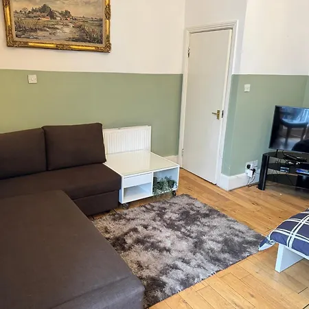 Central And Affordable Flat For 6 People In Zone 1 - 7 Min Walking To Oxford Street - With Breakfast Included-3