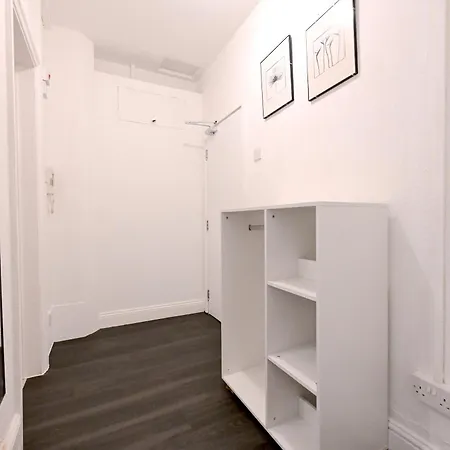 Studio 3-2