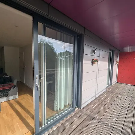 Modern London Apartment Near Greenwich - Rooftop City View-2