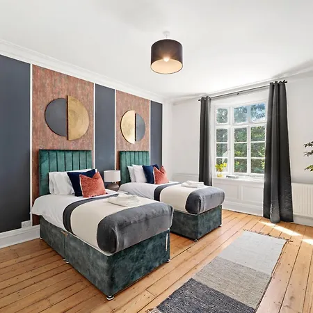 Modern Deluxe 3 Bed In Putney - Parking-3