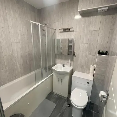 Wembley Stunning Modern Apartments-2