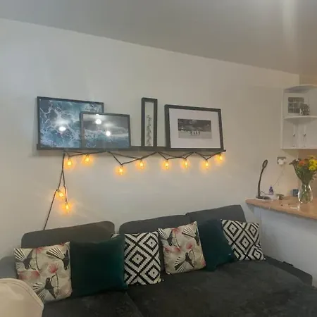 London City Retreat Escape In Oval - Elephant & Castle-3