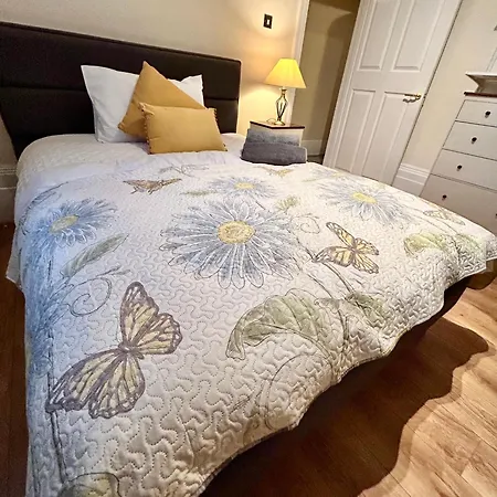 Charming 2 Bedroom Central London Family Home-2