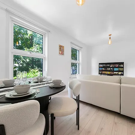 Stylish Flat Near Tower Bridge & London Bridge-2