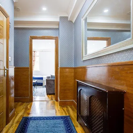 Marble Arch Service Apartment-2