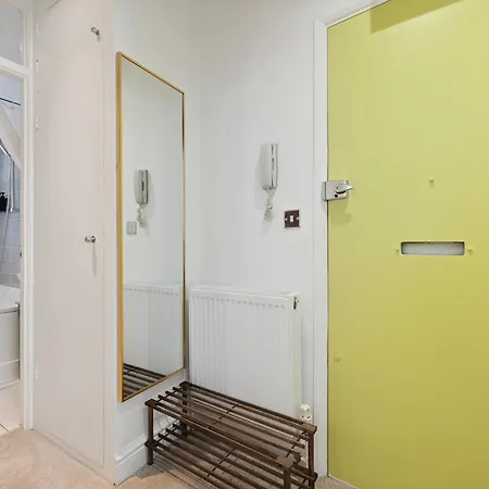Central Park View, Kings Cross By Opulence Apartments-2