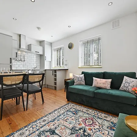 Central Park View, Kings Cross By Opulence Apartments-2