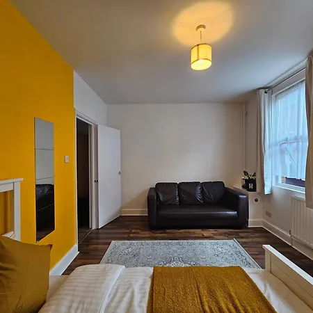 Apartment Close To City-2