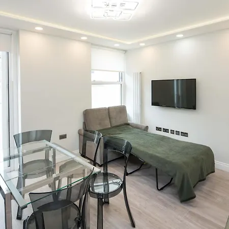 Roof Haven At Kensington Mews-2
