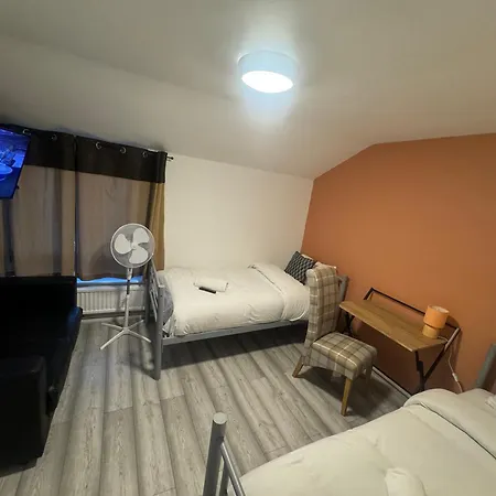 Tottenham Velvet Suites-2