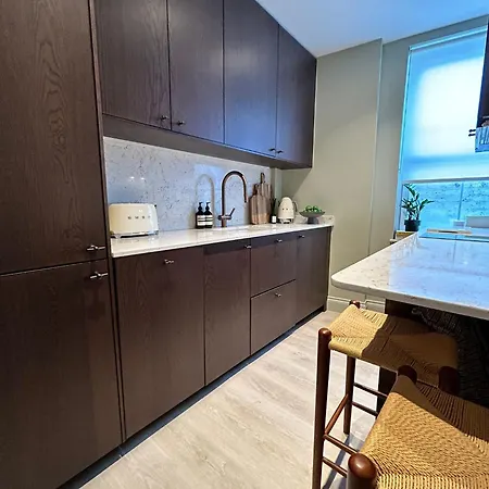 Stunning 1 Bed Apartment Near Fulham Tube-3