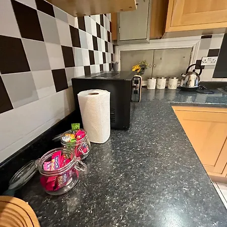 Charming 2 Bedroom Central London Family Home-3
