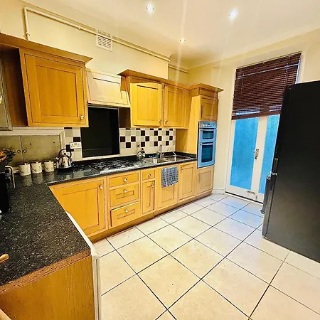Charming 2 Bedroom Central London Family Home-2