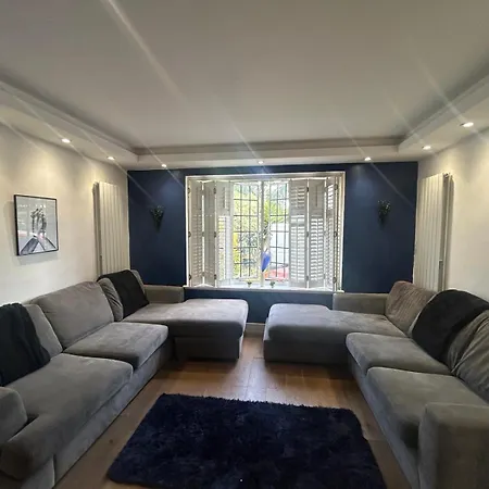 Wandworth, South London Deluxe King Room 2-2