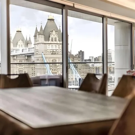 3 Million Pound Luxury Large Tower Bridge Direct Views Sleeps 6-3