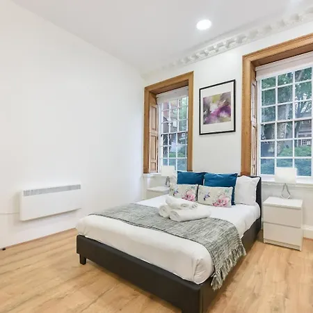 2 Bed Piccadilly Apartment 2-2