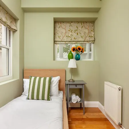 Chic&Charming Chelsea 2 Bed Flat-3