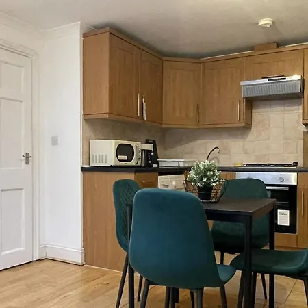 The Islington Hub Apartment-2