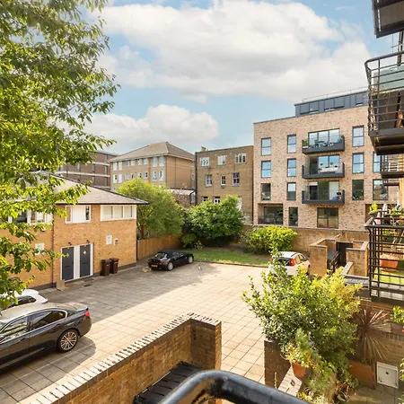 Cosy 2 Bedroom Flat In Manor House-3