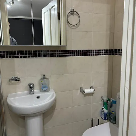 Double Bed Room With En-Suite & Free Parking In Cricklewood Nw2-2