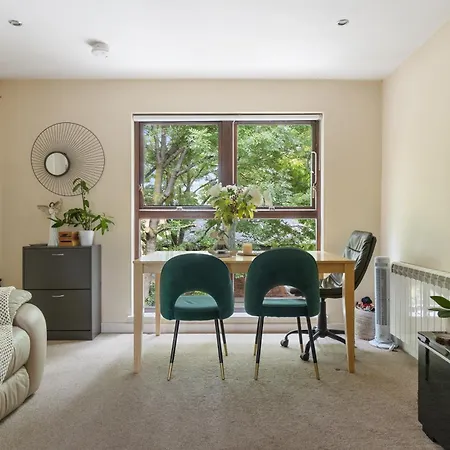 Canada Water Entire One-Bedroom Apartment-2