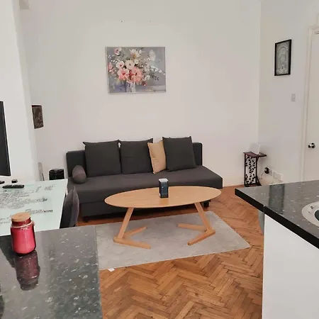 One Bedroom Apartment By Bayswater, Hyde Park-2