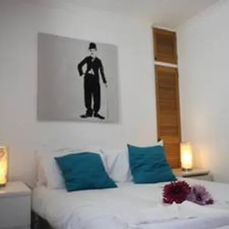Apartasuites London Emerald-3