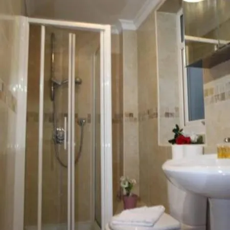 Apartasuites London Emerald-2