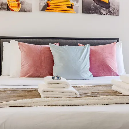 Cosy Flat With Free Parking Near London Hotspots-2