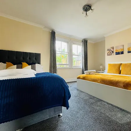 2 Bedroom Flat In Central London-3