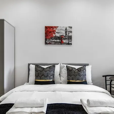 En-Suite Studio Rooms In London Near Wembley Stadium-2