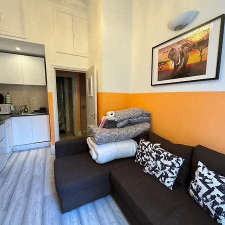 Central, Affordable And Fashion Flat For 4 People With Breakfast Close To Notting Hill Zone 1-2
