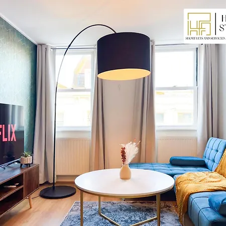 Last-Minute Reserve L Premium Deal On 2 Double Bed Apartment For 6 Guests L Best Deals L Hofin Stays Short Lets & Serviced Accommodation-3