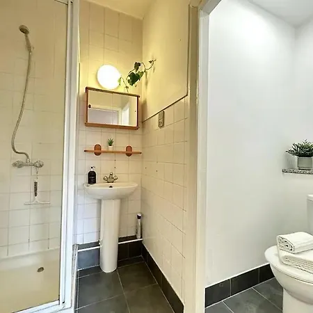Duplex Studio By Hyde Park- 8-3