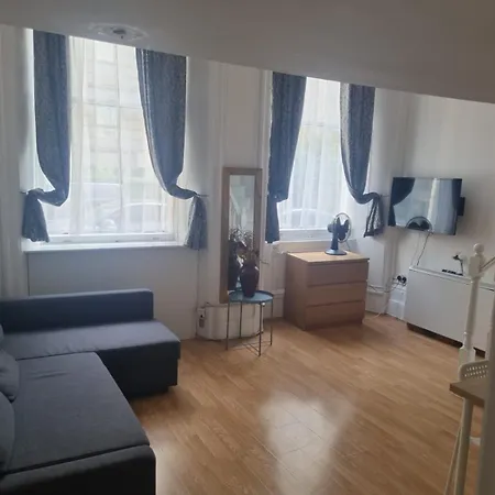 Duplex Flat By Hyde Park - 5-3