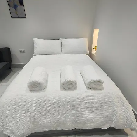 New Look Lux Studio In Central London-3