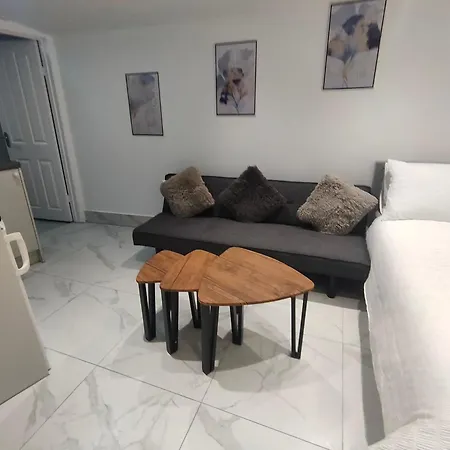 New Look Lux Studio In Central London-2