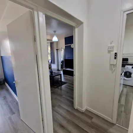 Comfortable 2 Bedrooms Flat In Oval Central London-3