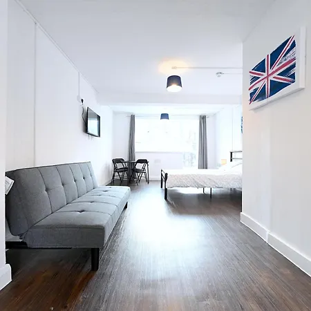 Centrally Located Flat In Leicester Square-3
