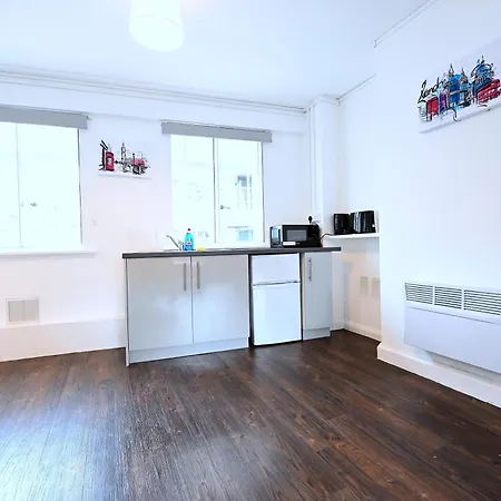 Centrally Located Flat In Leicester Square-2