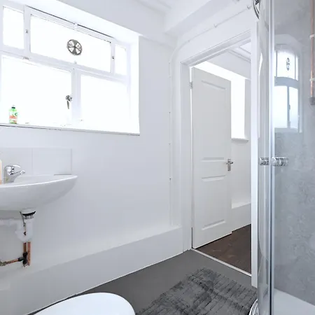 Peaceful And Central Leicester Square Apartment-2