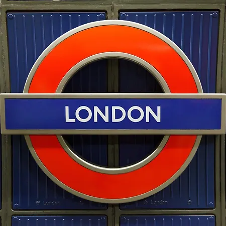 2 Bedroom Flat, Dalston Junction, London-3
