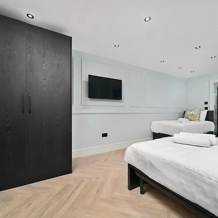 Nine Elms Urban Suites-2