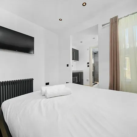 Nine Elms Urban Suites-2