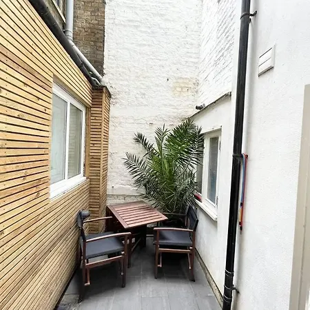 Immaculate Covent Garden Apartment-3