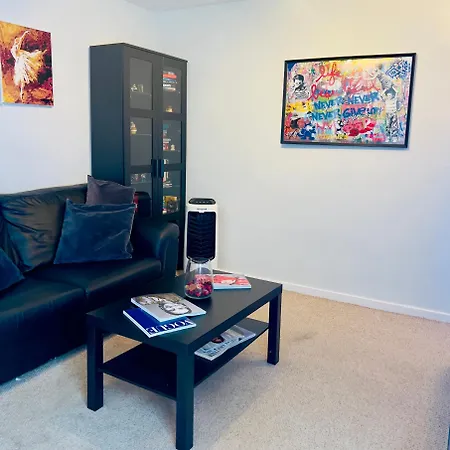 Charming And Spacious 1-Bedroom Flat In Hampstead-3