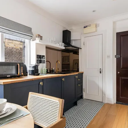 Luxurious Studio Retreat - La Reserve Knightsbridge-2