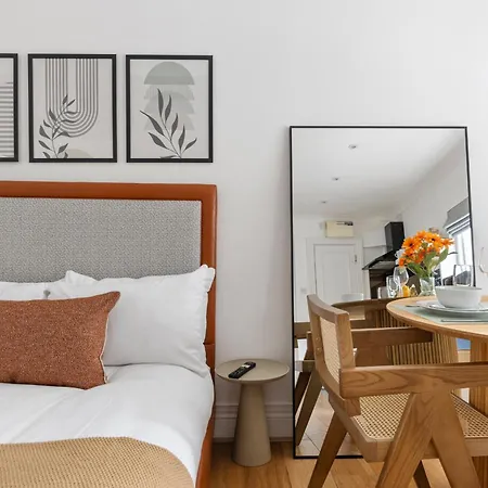 Luxurious Studio Retreat - La Reserve Knightsbridge-3